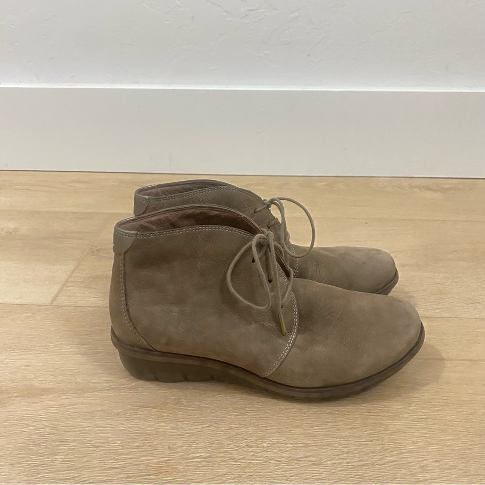 Dansko Tan Suede Chukka Boots
